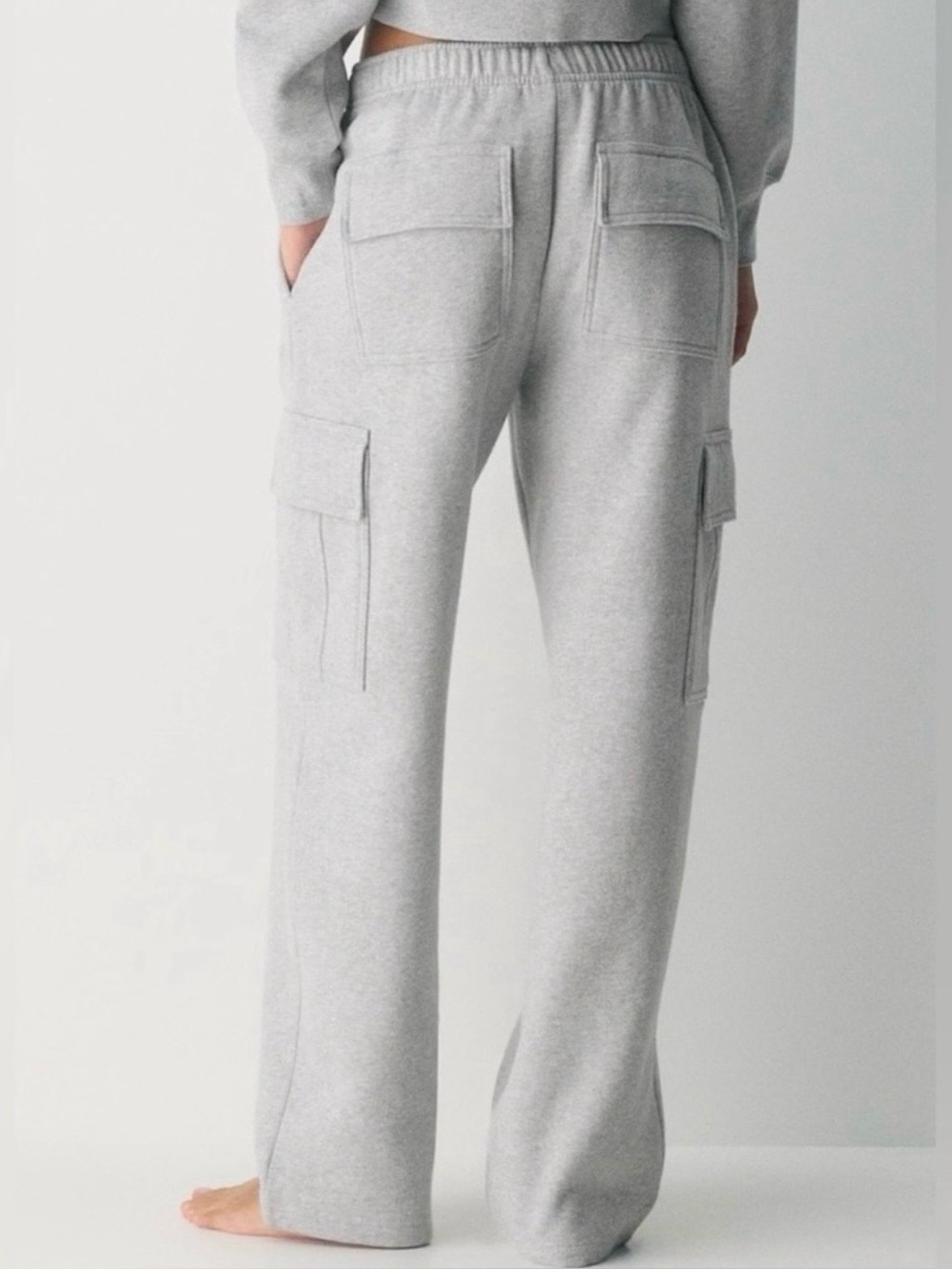Aritzia Cozy Sweatfleece Mega Cargo Sweatpant
Size XS
